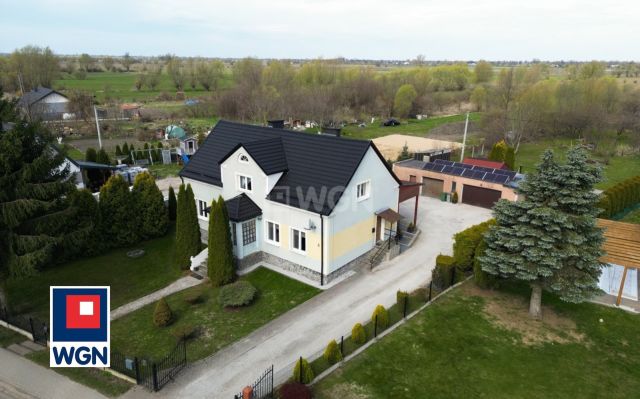 Mieszkanie 3-pokojowe Zwierzno, Zwierzno. Zdjęcie 2