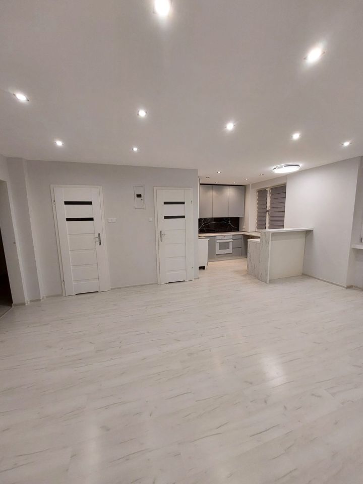 Mieszkanie 4-pokojowe Radzionków. Zdjęcie 6