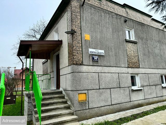 dom wolnostojący, 8 pokoi Kraków Podgórze, ul. Henryka Czeczotta. Zdjęcie 1