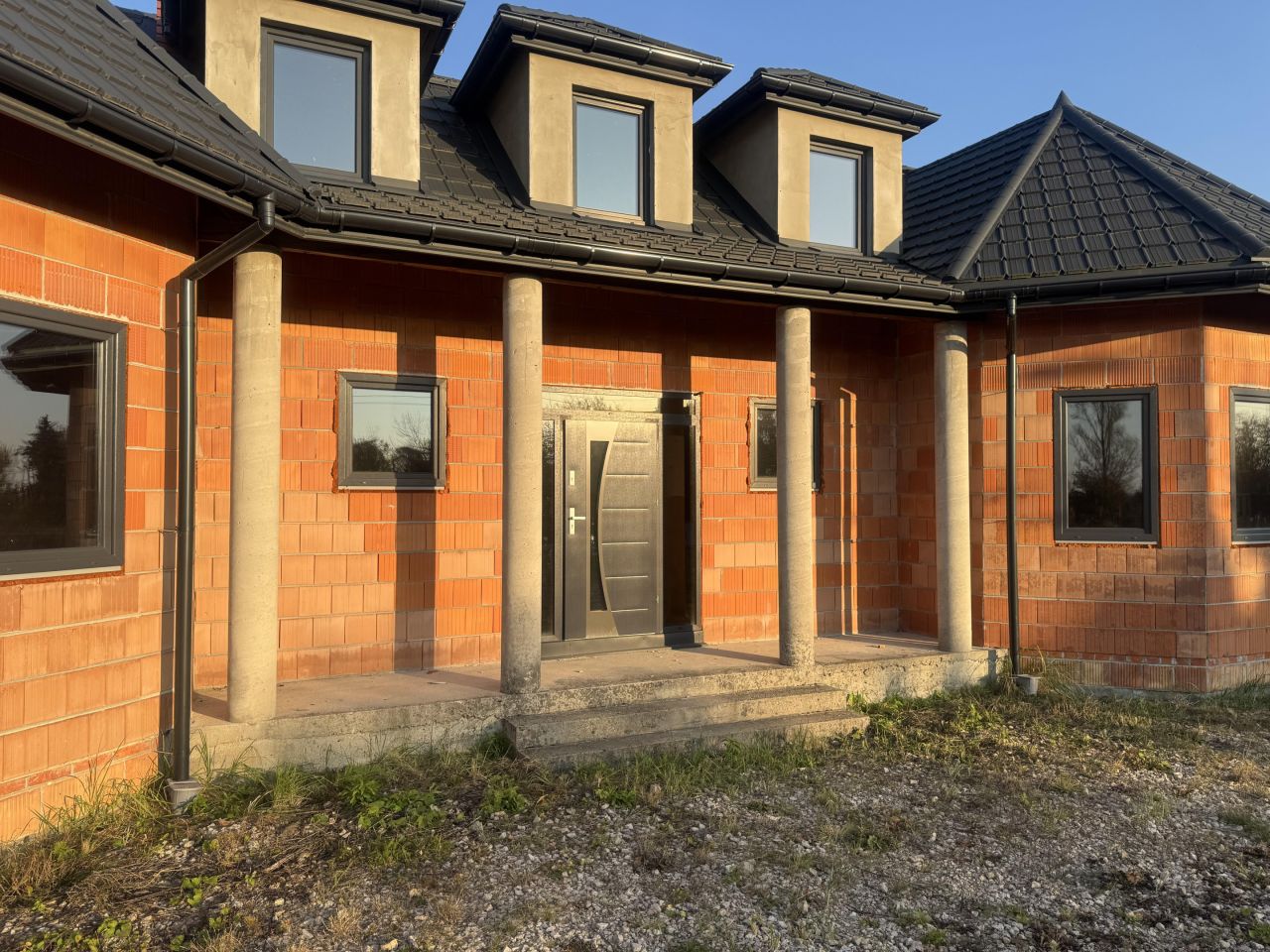 dom wolnostojący, 8 pokoi Nowe Miasto nad Pilicą, ul. 1 Maja. Zdjęcie 6