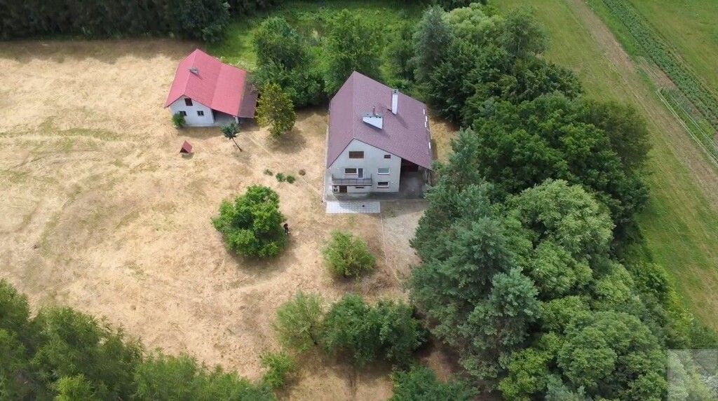 dom wolnostojący, 10 pokoi Łętownia. Zdjęcie 2