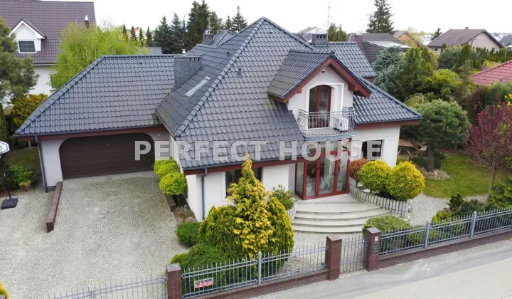 dom wolnostojący, 6 pokoi Swarzędz