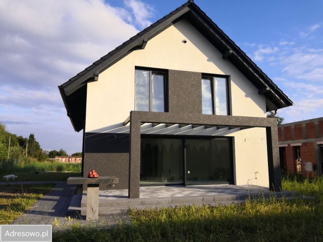 dom wolnostojący, 5 pokoi Stanowice, ul. Liliowa. Zdjęcie 1