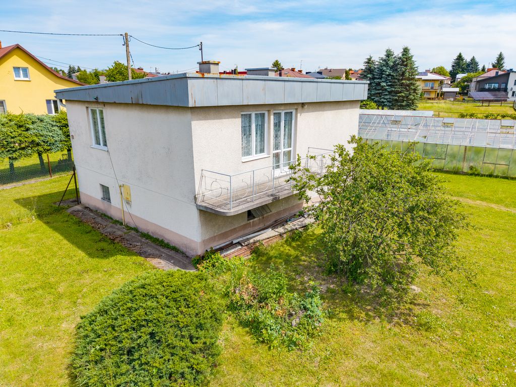 dom wolnostojący, 3 pokoje Jedlicze, ul. Armii Krajowej. Zdjęcie 1