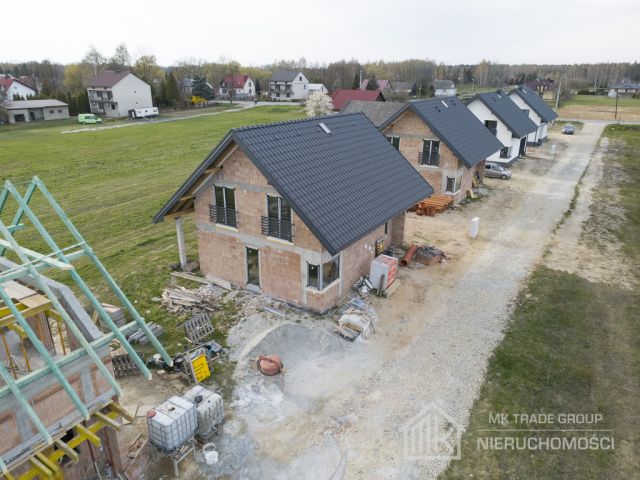 dom wolnostojący, 5 pokoi Kłaj. Zdjęcie 1