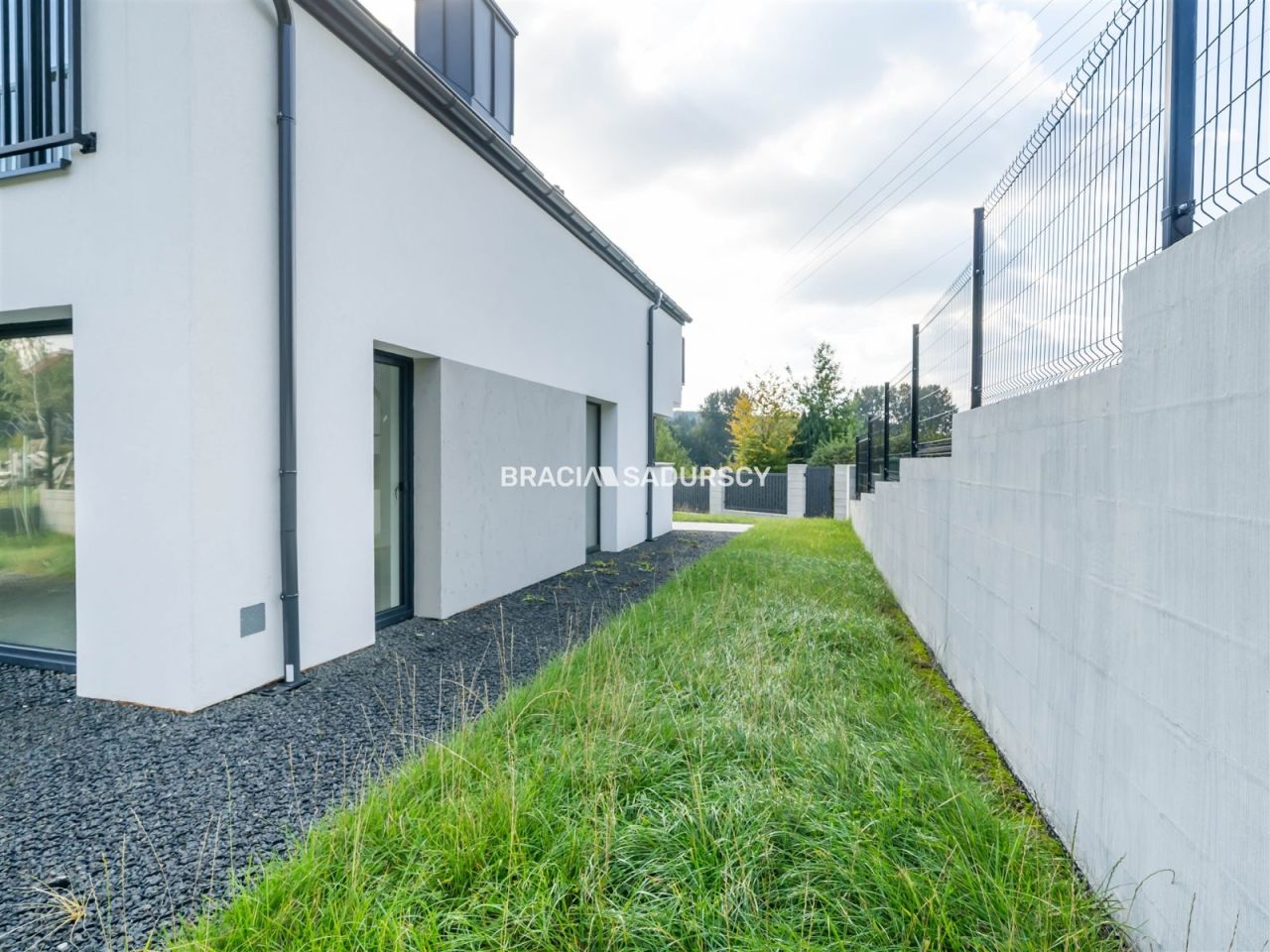 dom wolnostojący, 4 pokoje Koźmice Małe. Zdjęcie 36