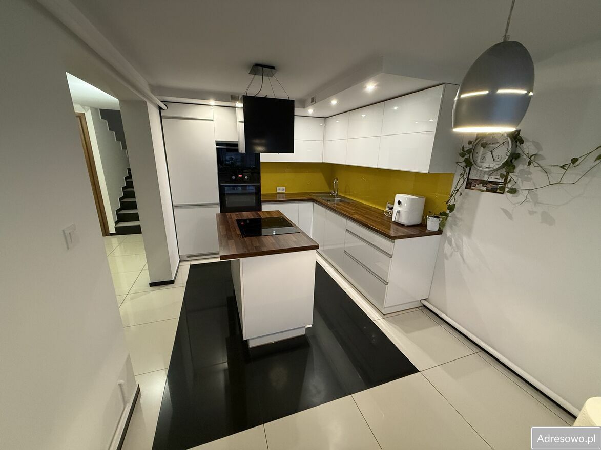 dom wolnostojący, 8 pokoi Olszyny