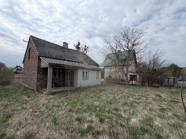 dom wolnostojący, 2 pokoje Lasek. Zdjęcie 1