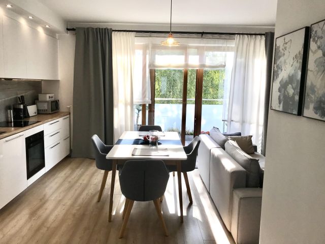 Mieszkanie 4-pokojowe Zgorzała, ul. Jaskółki. Zdjęcie 1