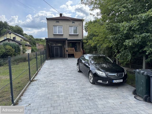 dom wolnostojący, 5 pokoi Poręba, ul. Wolności. Zdjęcie 1