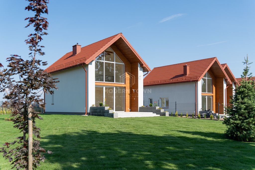 dom wolnostojący, 3 pokoje Mikołajki. Zdjęcie 3