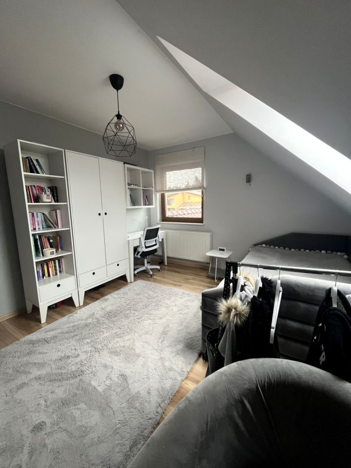 dom wolnostojący, 5 pokoi Gwizdanów. Zdjęcie 2