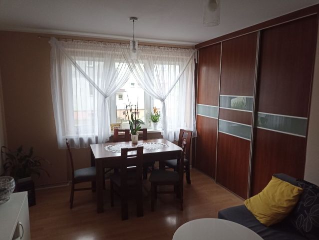 Mieszkanie 3-pokojowe Garzyn. Zdjęcie 1