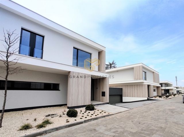 bliźniak, 7 pokoi Konstancin-Jeziorna. Zdjęcie 2