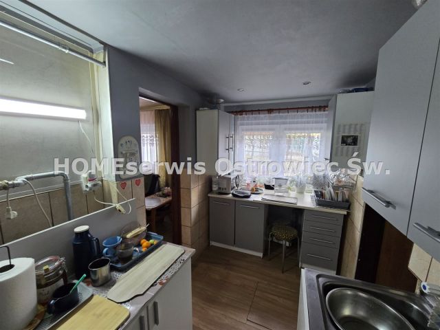 dom wolnostojący, 2 pokoje Ostrowiec Świętokrzyski Centrum. Zdjęcie 4