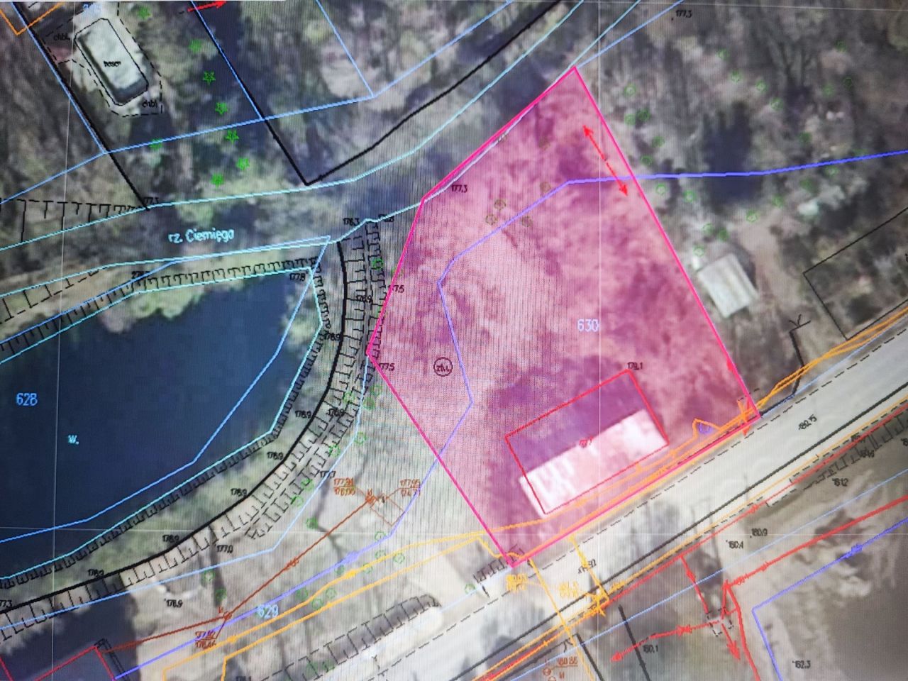 Działka inwestycyjna Dys, ul. Dolina Ciemięgi