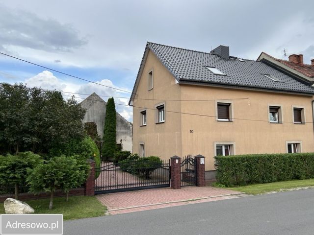 bliźniak, 4 pokoje Bąków, ul. Braci Bassy. Zdjęcie 1