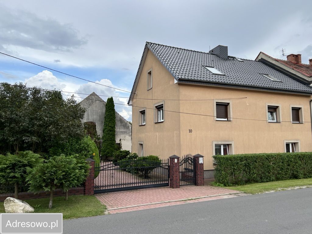 bliźniak, 4 pokoje Bąków, ul. Braci Bassy. Zdjęcie 1