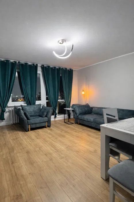 Mieszkanie 3-pokojowe Gdynia Obłuże, ul. Krawiecka. Zdjęcie 1