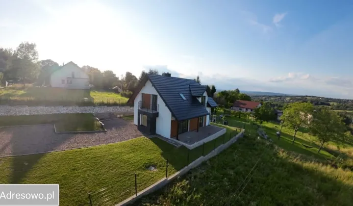 dom wolnostojący, 5 pokoi Chorowice, ul. Adama Doboszyńskiego