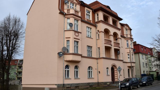 Mieszkanie 5-pokojowe Dzierżoniów, ul. Henryka Sienkiewicza. Zdjęcie 1