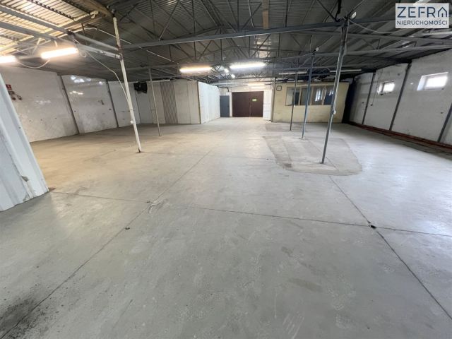 Hala/magazyn Liszki. Zdjęcie 2