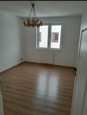 Mieszkanie 3-pokojowe Wyszków. Zdjęcie 1