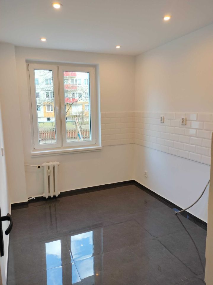 Mieszkanie 3-pokojowe Poznań, os. Przyjaźni. Zdjęcie 4