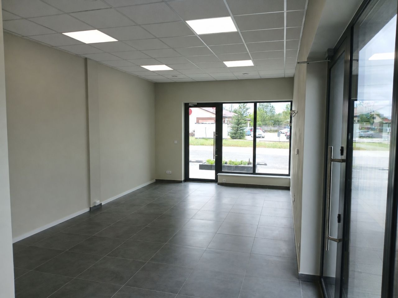 Lokal Niegów, ul. Handlowa. Zdjęcie 4