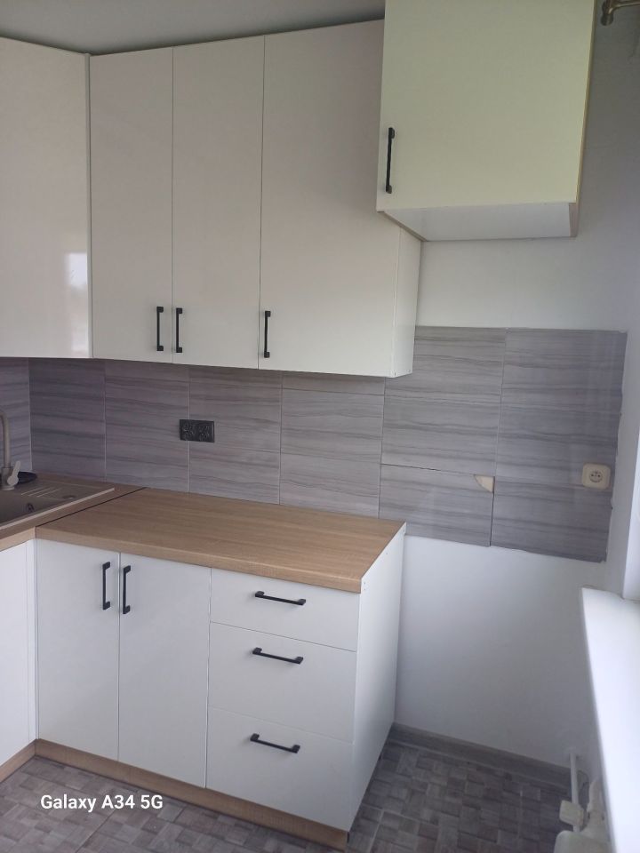 Mieszkanie 1-pokojowe Łabędnik. Zdjęcie 4