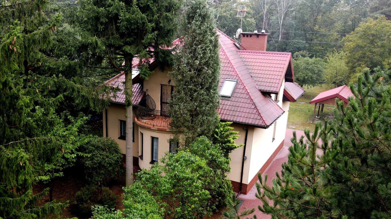 dom wolnostojący, 5 pokoi Milanówek. Zdjęcie 11