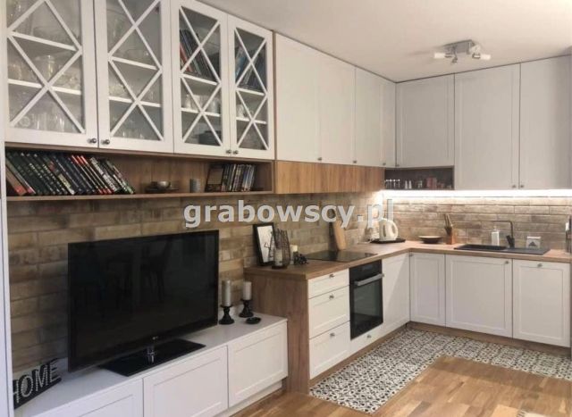 Mieszkanie 3-pokojowe Porosły. Zdjęcie 1