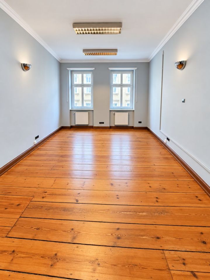Biuro Poznań Centrum, ul. Półwiejska. Zdjęcie 3
