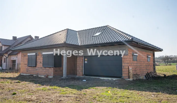 dom, 4 pokoje Prochowice