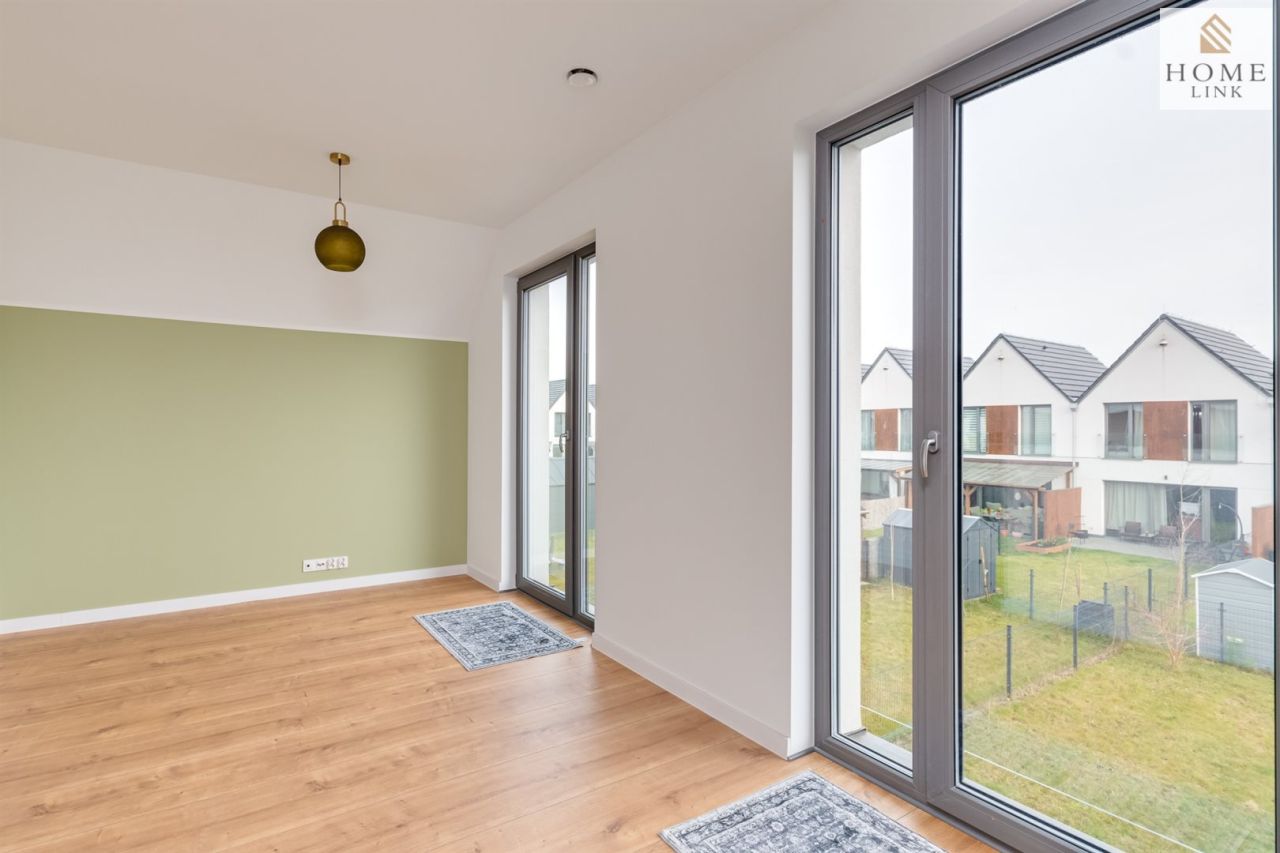 dom szeregowy, 4 pokoje Różnowo. Zdjęcie 7