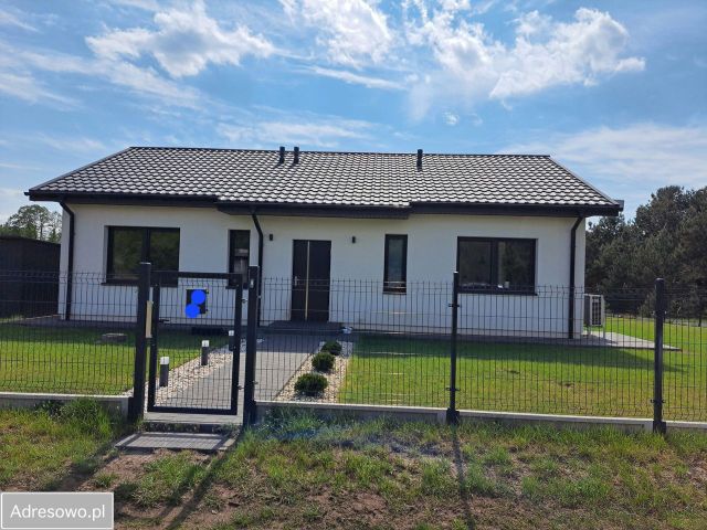 dom wolnostojący, 4 pokoje Sąsieczno. Zdjęcie 1