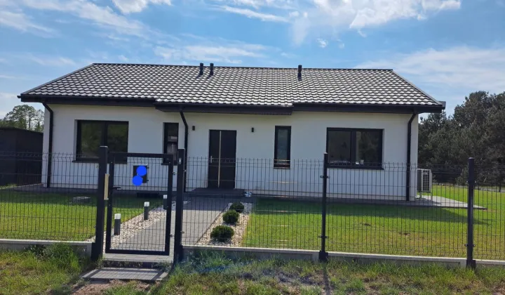 dom wolnostojący, 4 pokoje Sąsieczno