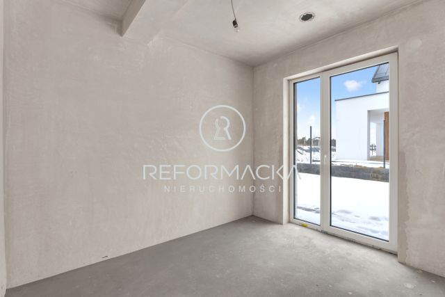 dom wolnostojący, 5 pokoi Strażów. Zdjęcie 11