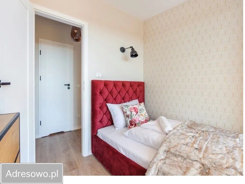 Mieszkanie 3-pokojowe Jastrzębia Góra, ul. Kuracyjna. Zdjęcie 2