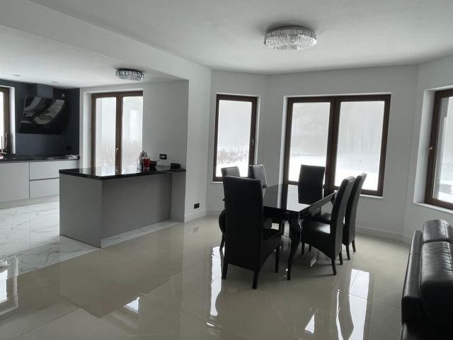 dom, 6 pokoi Białobrzegi. Zdjęcie 2