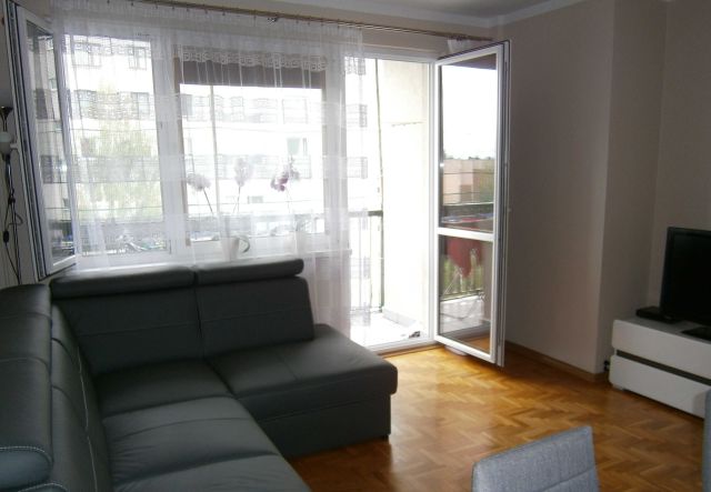 Mieszkanie 3-pokojowe Bielsko-Biała Osiedle Karpackie, ul. Roztoki. Zdjęcie 1