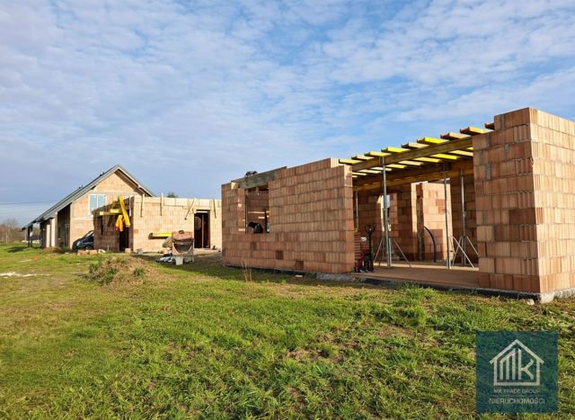 dom wolnostojący, 5 pokoi Kłaj. Zdjęcie 2