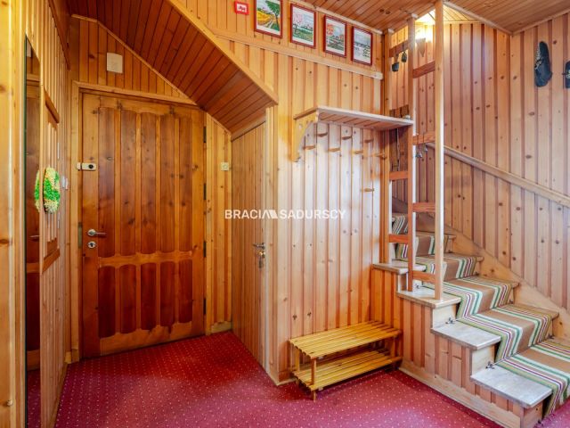 dom wolnostojący, 6 pokoi Zakopane Krzeptówki. Zdjęcie 38