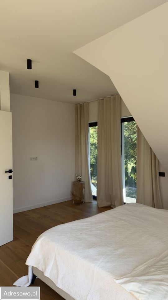 dom wolnostojący, 5 pokoi Poddębie. Zdjęcie 16