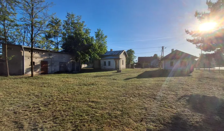 dom wolnostojący, 3 pokoje Włyń
