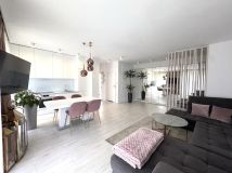 Mieszkanie 3-pokojowe Łódź Bałuty, ul. Antoniego Mackiewicza. Zdjęcie 1