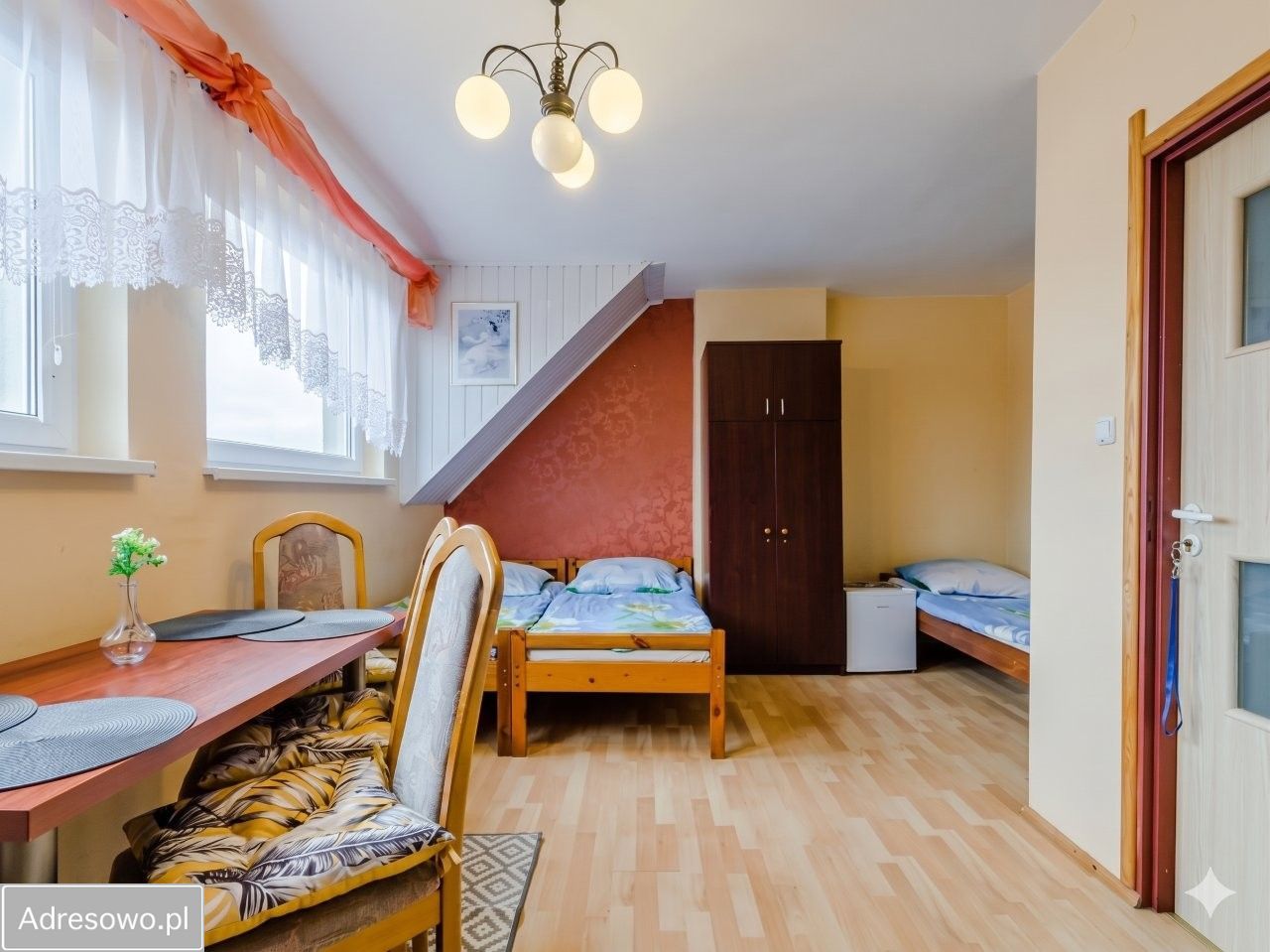 bliźniak, 10 pokoi Karwia. Zdjęcie 4