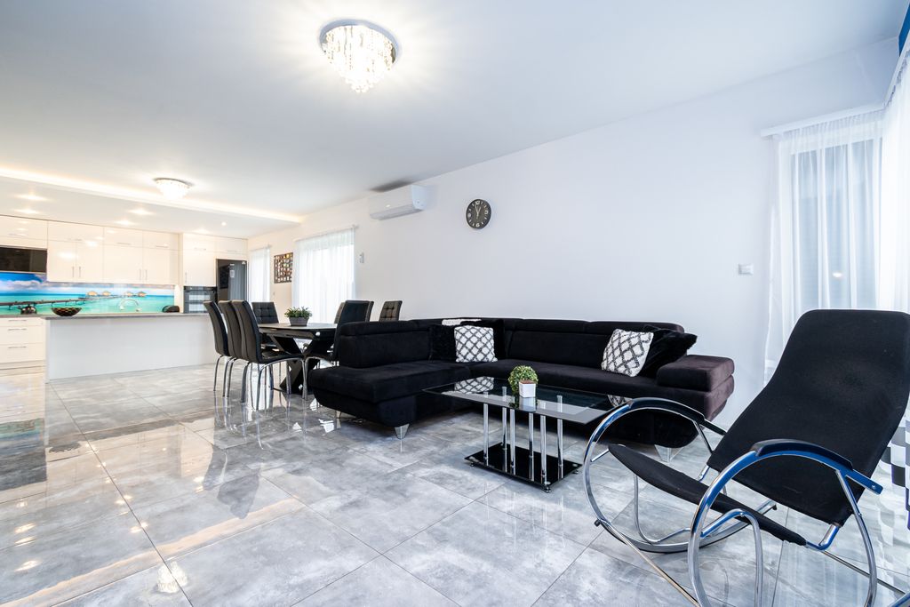 dom wolnostojący, 4 pokoje Jedlec. Zdjęcie 4