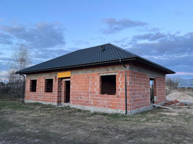 dom wolnostojący, 4 pokoje Niedźwiady. Zdjęcie 2