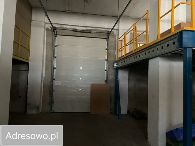 Hala/magazyn Poczesna. Zdjęcie 4